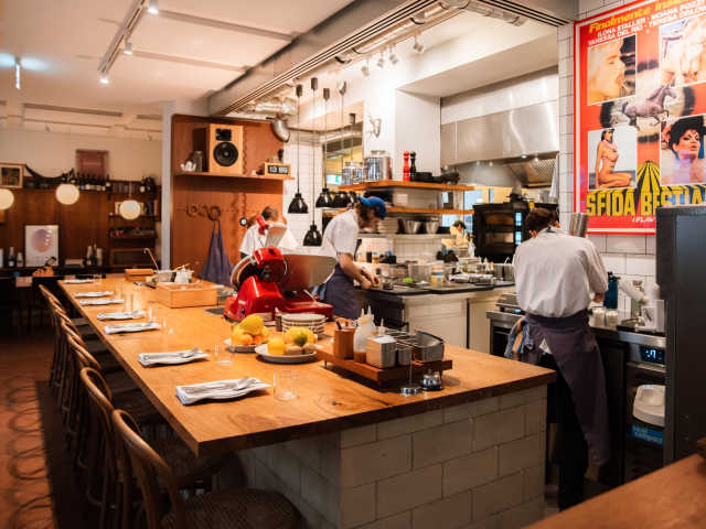 FRIEDA by Rasa Urnieziute