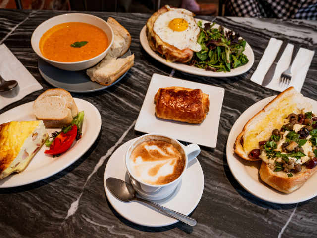 Café Lutécia by Nicole Guglielmo