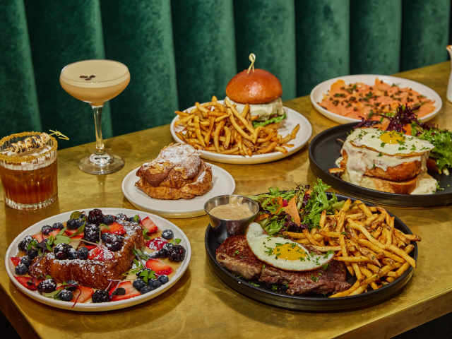 Cafe sauvage by Linda Campos