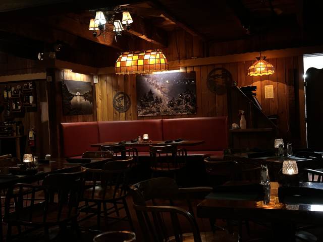 Captain's Anchorage Restaurant and Bar by Sylvio Martins