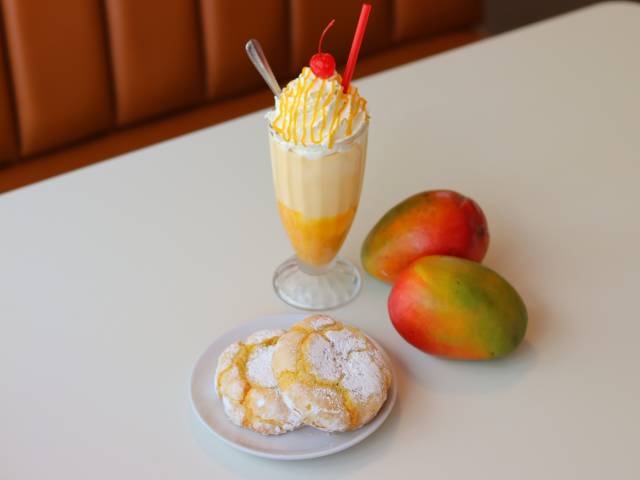 Chug's Diner by SOFÍA GRAD