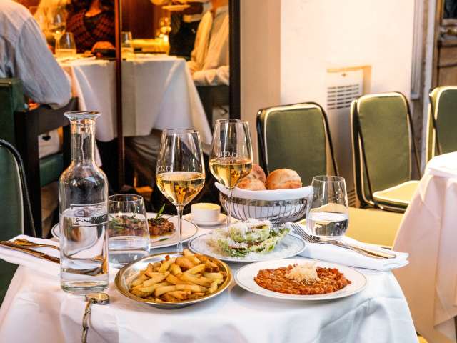 Cloche Paris by Jessica Vosges