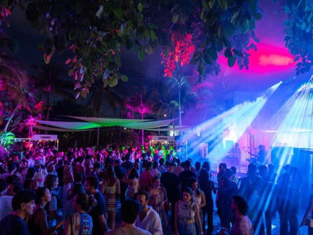 ZeyZey Miami by World Red Eye