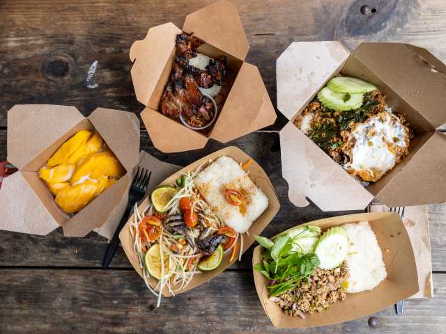 DEE DEE : Country Style Thai by Richard Casteel