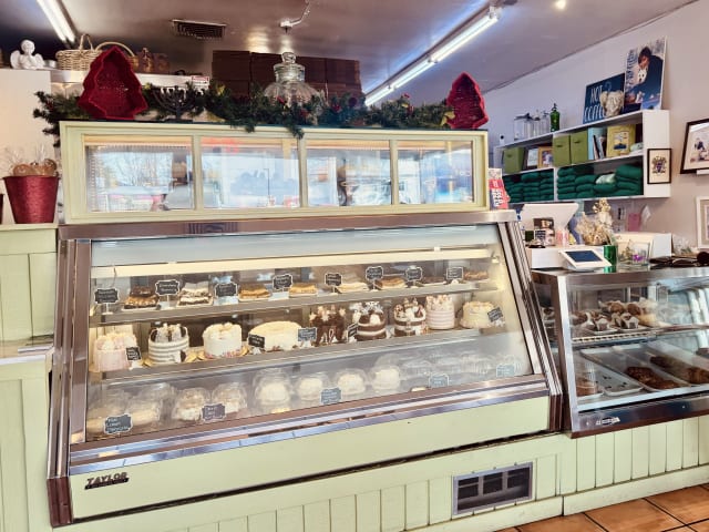 Doan's Bakery by Cathy Park