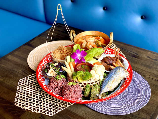 Eat Fine Design By Khun Kung by Kuntima_Waiyawuth