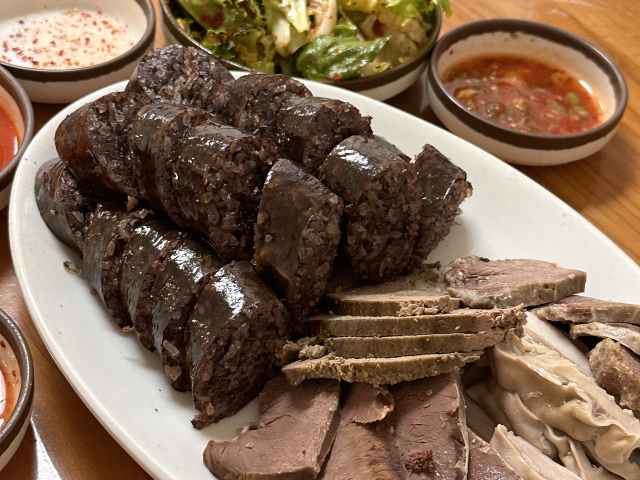 Eighth Street Soondae 8가순대 by Sylvio Martins