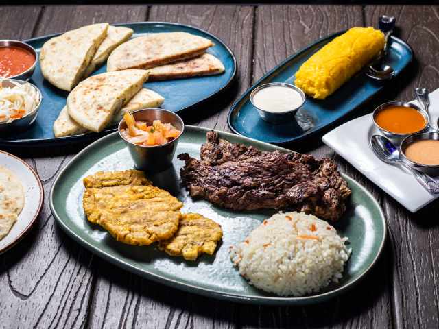 El Atlakat by CLEVELAND JENNINGS / @EATTHECANVASLLC