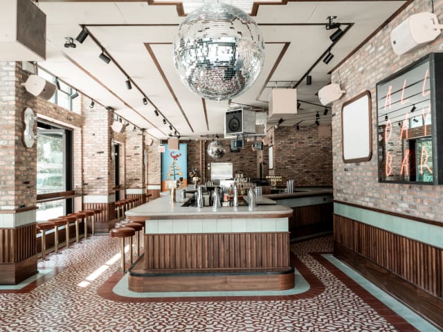 Estereo FM by Wade McElroy