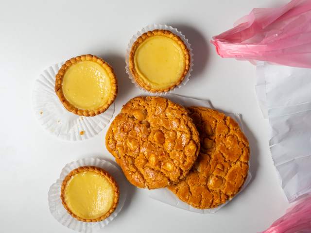 Golden Gate Bakery by Carly Hackbarth