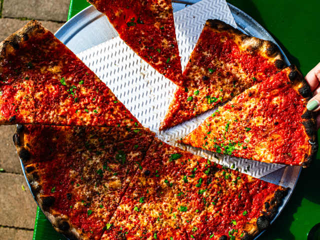 Gracey's Pizza by Aleksandra Boruch