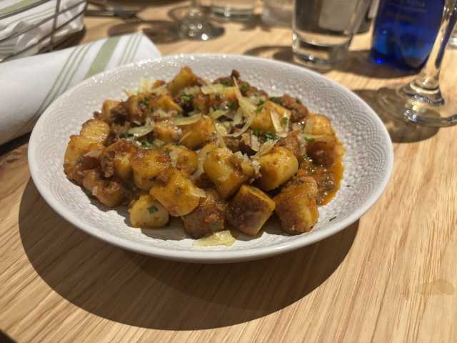 Café le Jardin by Justin Deutsch