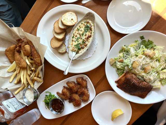 Ivar's Acres of Clams by Infatuation - Reviews