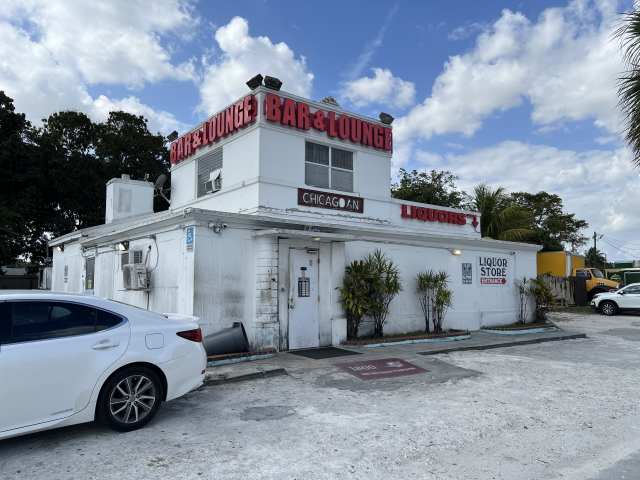 Chicagoan Liquors by Ryan Pfeffer