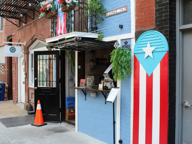 Kiosko 787 by Bryan Kim