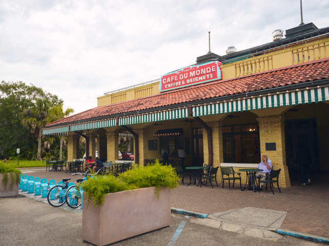 Café Du Monde – City Park by Cory Fontenot
