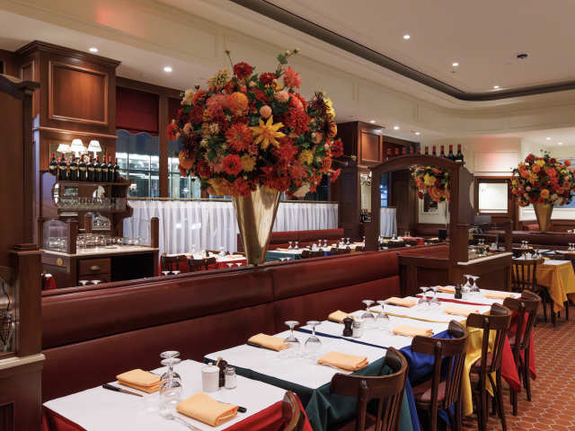 Le Relais de Venise L'Entrecôte by Le Relais de Venise L'Entrecôte