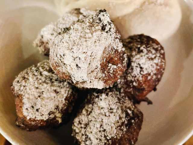 Prubechu by Julia Chen