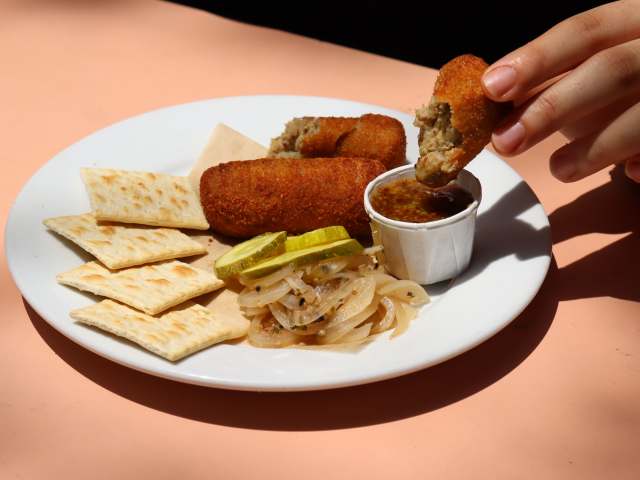 Chug's Diner by SOFÍA GRAD