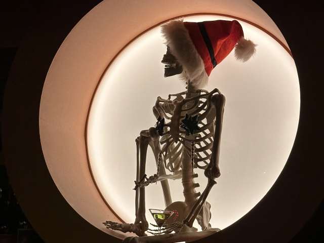 Justine's Wine Bar by Sylvio Martins