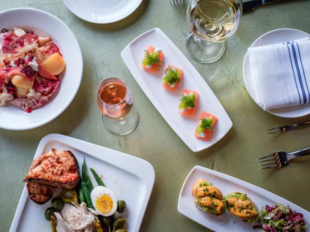 Bar Crudo by Krescent Carasso