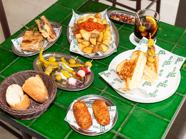 La Gilda Bar by Ismael Nasrollah