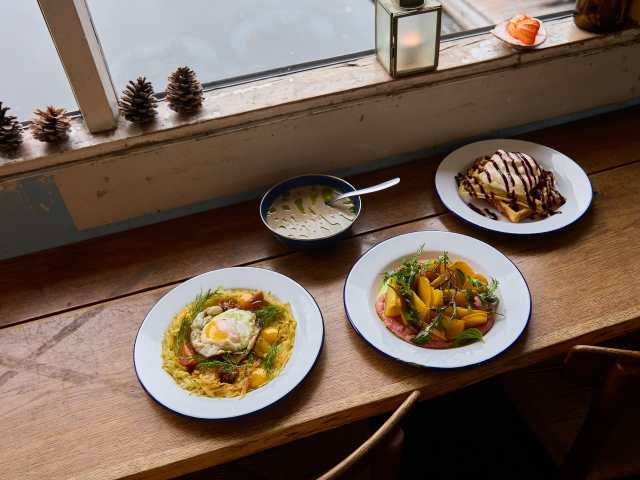 La Banchina by Mikkel Bækgaard