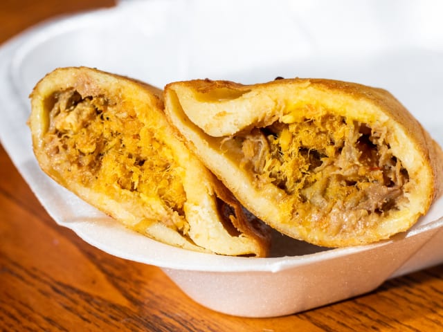 La Uchireña by Cleveland Jennings / @eatthecanvasllc