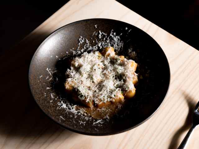 Laurel Restaurant by GAB BONGHI