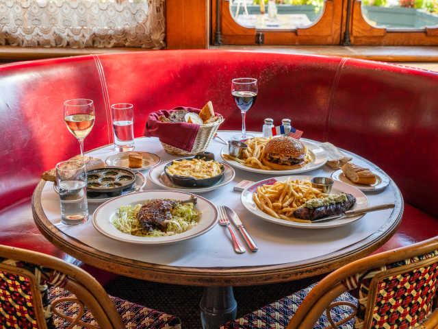 Le Diplomate by Nina Palazzolo