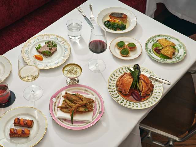 Le Chêne by Andrew Bui