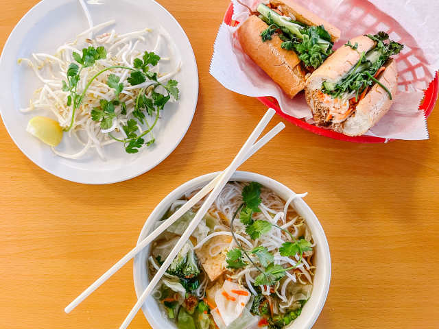 Lee's Bakery by Sarah Newman