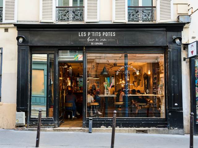 Les P'tits Potes - Bar à vin de copains by Wenkang Shan