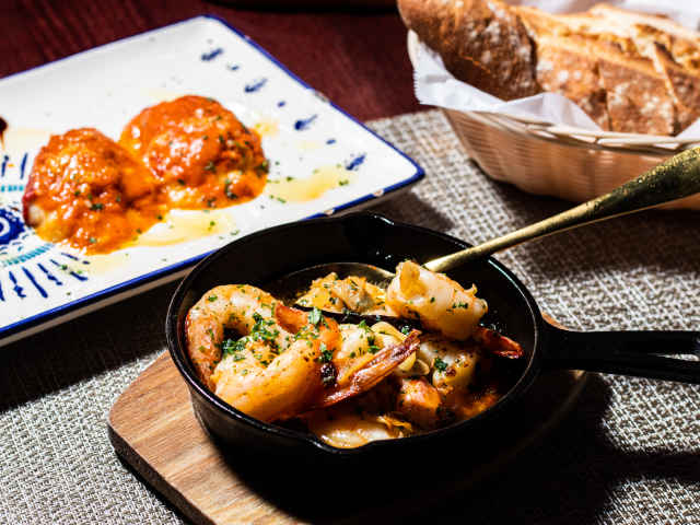 Lili's Mediterranean Food by CLEVELAND JENNINGS / @EATTHECANVASLLC