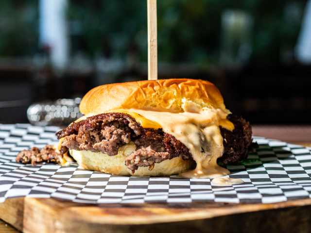 Louie's at Palm House by CLEVELAND JENNINGS / @EATTHECANVASLLC