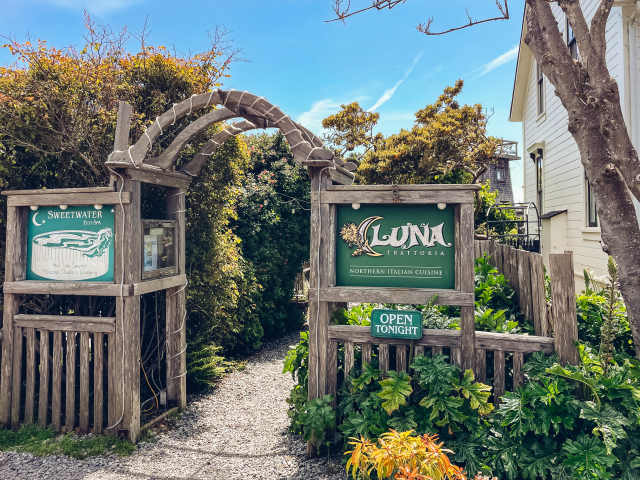 Luna Trattoria by Julia Chen