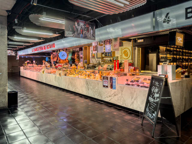 Mercado San Antón by Kelly Hurd