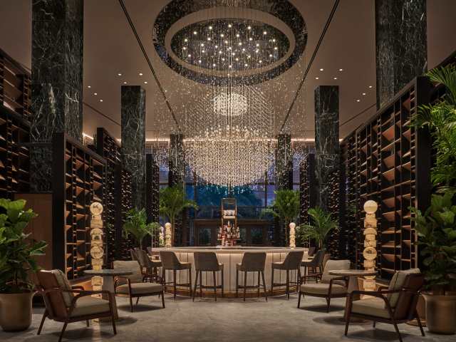 Chandelier Bar by Christian Horan - Four Seasons