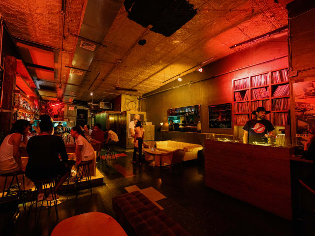 Studio 151 by Teddy Wolff