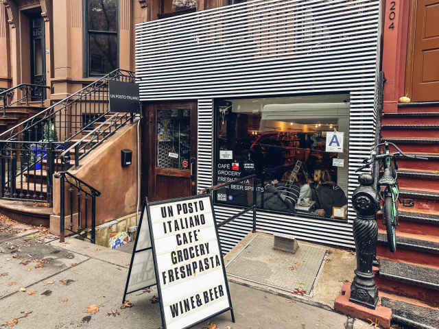 Un Posto Italiano by Willa Moore