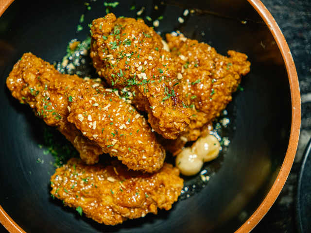 One Shot Pocha by Quit Nguyen