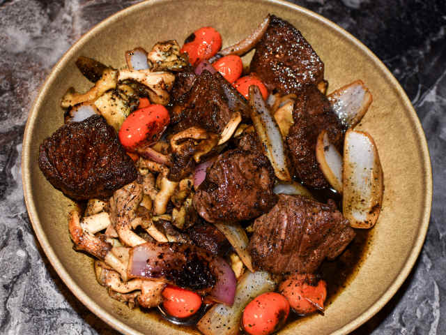 PAPA LLAMA by Maria Ruiz