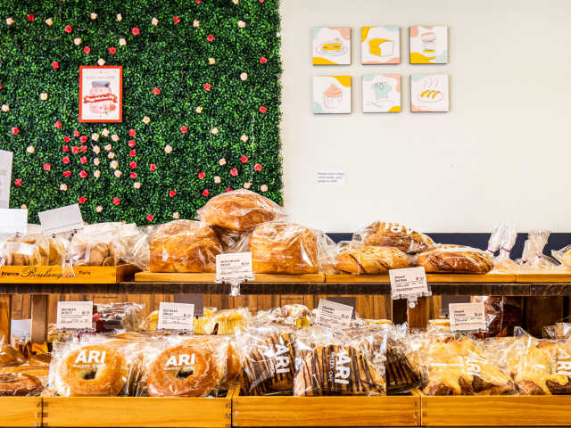 ARI Bakery Cafe by CLEVELAND JENNINGS / @EATTHECANVASLLC