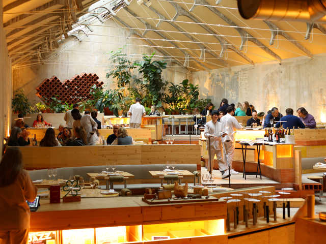 TRAMO by Ricardo Cases