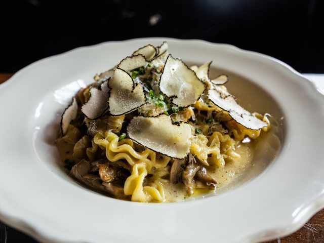 Sammie's by Richard Casteel