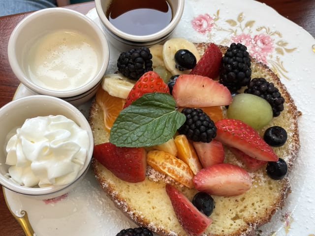 Seal Rock Inn Restaurant by Julia Chen