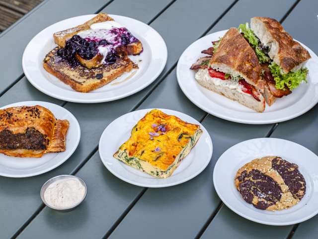 Stepney's by Aleksandra Boruch