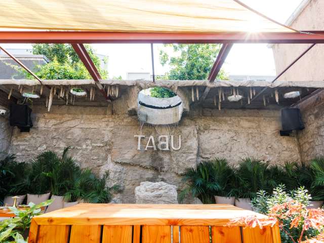 TABÚ - Williamsburg by Alex Staniloff