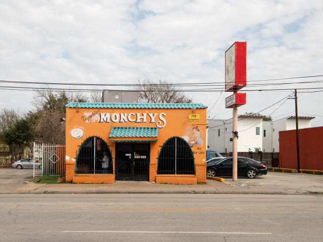 Monchy's by Liz Silva