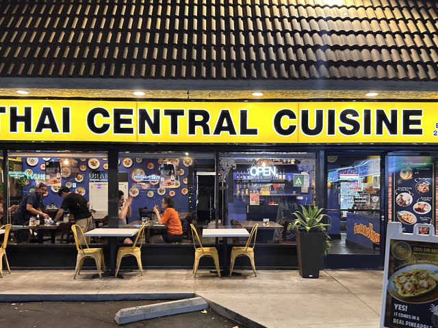 Thai Central Cuisine by Sylvio Martins